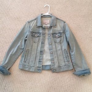 Lightwash denim jacket